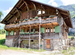 Chalet Les Croixpièces in a Exceptional Domain