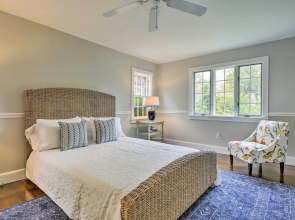 Spacious Getaway W/deck - Walk to Nantucket Sound!