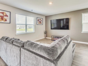 2 Mi to Golf: Myrtle Beach Home w/ Pool Access!