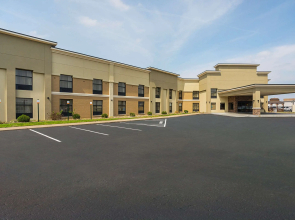 Clarion Inn & Suites Evansville Eastland Area