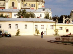 1 ком апартаменты на Олены Степанивны ,парковка