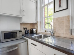 Warwick Post Office Apartment