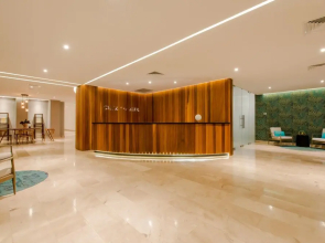Location - 1 bdr - Rooftop Pool w Sea View - C408
