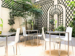 Hotel Glasgow Monceau Paris by Patrick Hayat