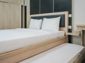 Comfy Studio at Trimezia Beverly Apartment By Travelio