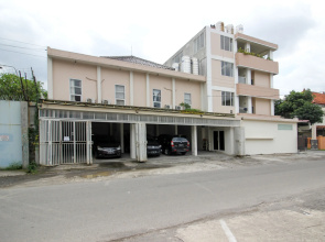 RedDoorz near Stadion Manahan Solo