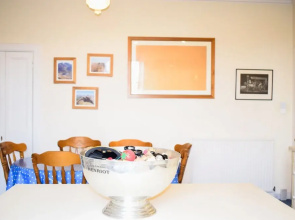 Beautiful & Bright Three Bedroom Home