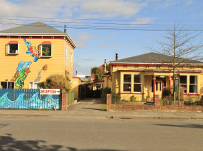 Bazil's Hostel & Surf School