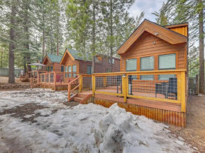 Cozy & Restful Cabin, Steps to Lake Almanor