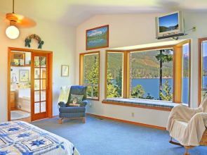 Quiet Cove Lake House