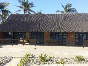 Makolo Bay & Dive Africa