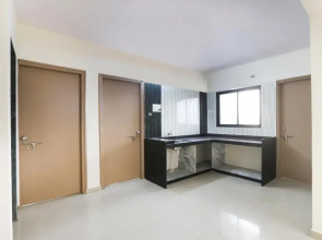 Varma Imperial Hotel by OYO Rooms