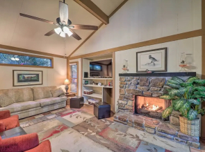 Ski Resort Cabin w/ Deck in Beech Mountain!