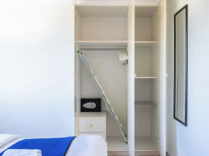 Lazuli 1-BR W Pool & Balcony in Larnaca