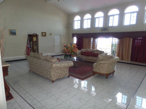 Luxurious Romantic Suite Kensington