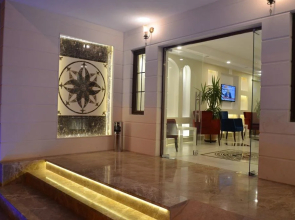 Apameia Hotel