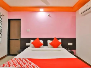 Oyo 24921 Hotel Shree