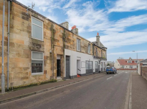 Cosy Ardrossan Apartment