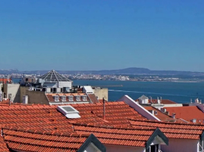 Lisbon Colours Bairro Alto Apartments
