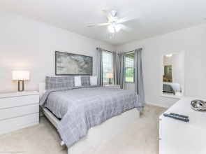 Luxury 6 Bdrm 5.5 Bath Rental Villa