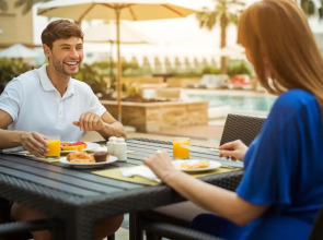 Отель Yas Plaza Circuit