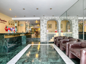 Embajadores Hotel
