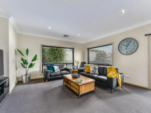 Accommodation on Lansell 2