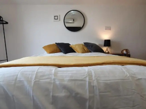 Fast Broadband, Budget Stay, Free Netflix.