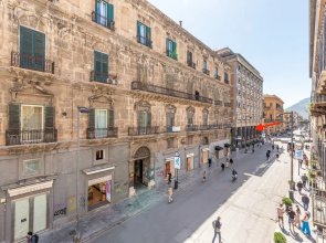 Ruggero City View Apartment by Wonderful Italy