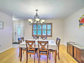 Spacious Satellite Beach Home: Walk to Shore!