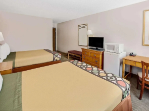 Super 8 by Wyndham Crystal Lake