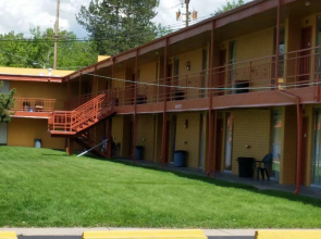 Essex House Motel