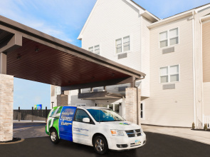 Holiday Inn Express & Suites Columbus Airport East by IHG