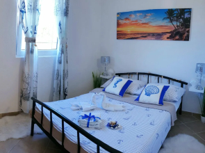 A2 - apt w. Terrace, Just 3 min Walk to the Beach