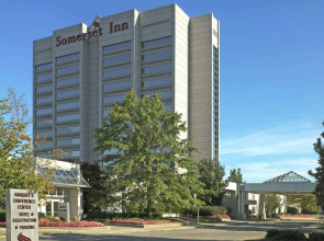 Somerset Inn