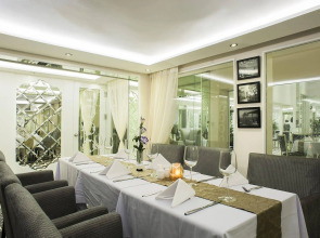 Minerva Church Hotel