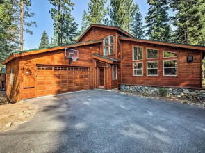 Moosetrack by Avantstay Hot Tub + BBQ Deck Tahoe Donner Ski, Golf & Beach Club Access