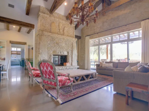 Pool & Covered Patios: Sprawling Austin Estate!