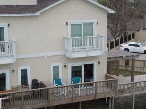 New Waterfront Bungalow Fishermans Paradise 2 Bedroom Home by RedAwning