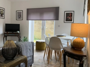 Allure Watford Apartment