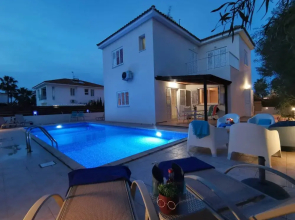 Sobella Villa - 3 Bedroom Villa With 10 x 4 Pool