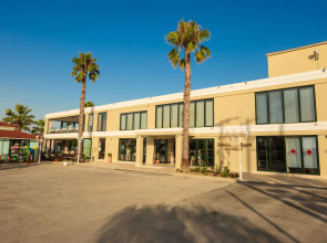 Robolla Beach Apart Hotel