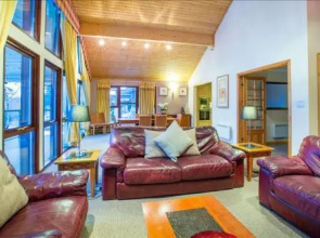 Cameron House Detached Lodge L71