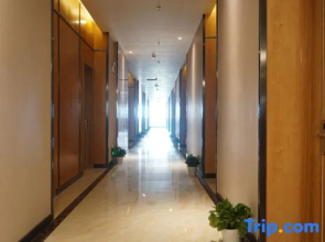 Yanzhou Renyue Hotel