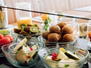 Chic & Basic Velvet Hotel