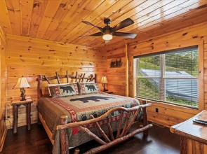 Amazing 3 Bedroom Cabin with Incredible Views