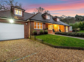 Mews Hill, 5 bedroom New Forest Holiday Cottage