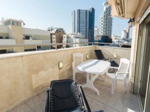 Spacious Duplex with Terrace 3-min From the Beach