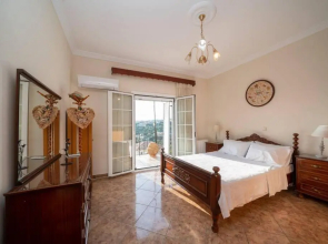 Dimitris Luxury Apartment