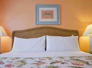 Seaspray Surf Lodge